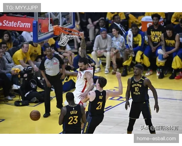 勇士主场变阵收奇效 穆迪霍福德领衔替补席火力全开 勇士主场变阵收奇效 穆迪霍福德领衔替补席火力全开